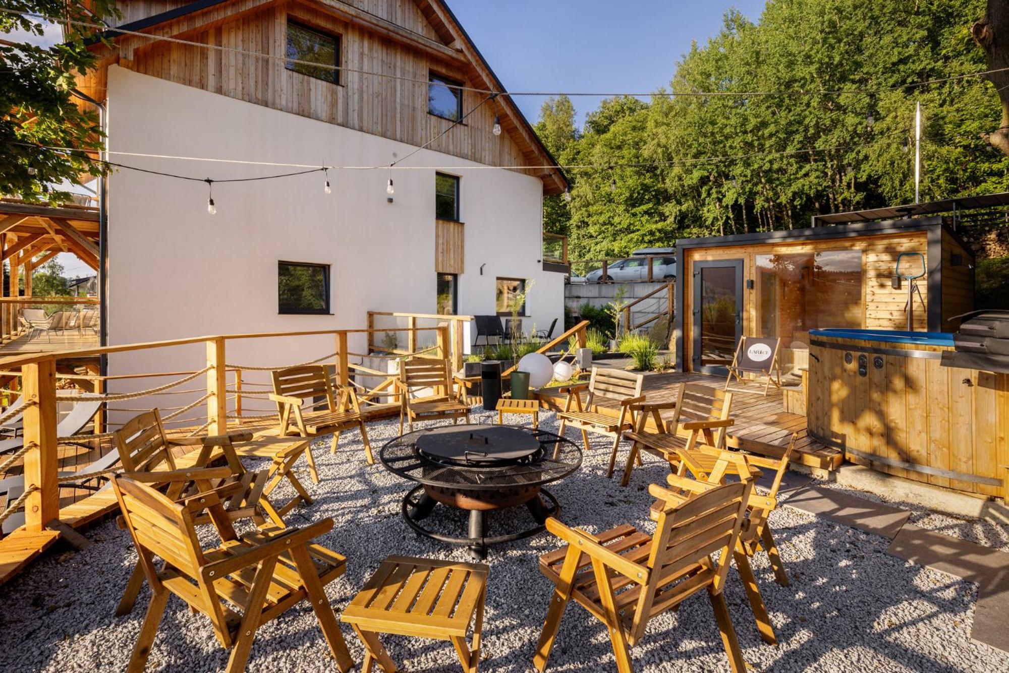 Apartamenty Larice - Podgrzewany Basen, Balia I Sauna Swieradow-Zdroj Luaran gambar
